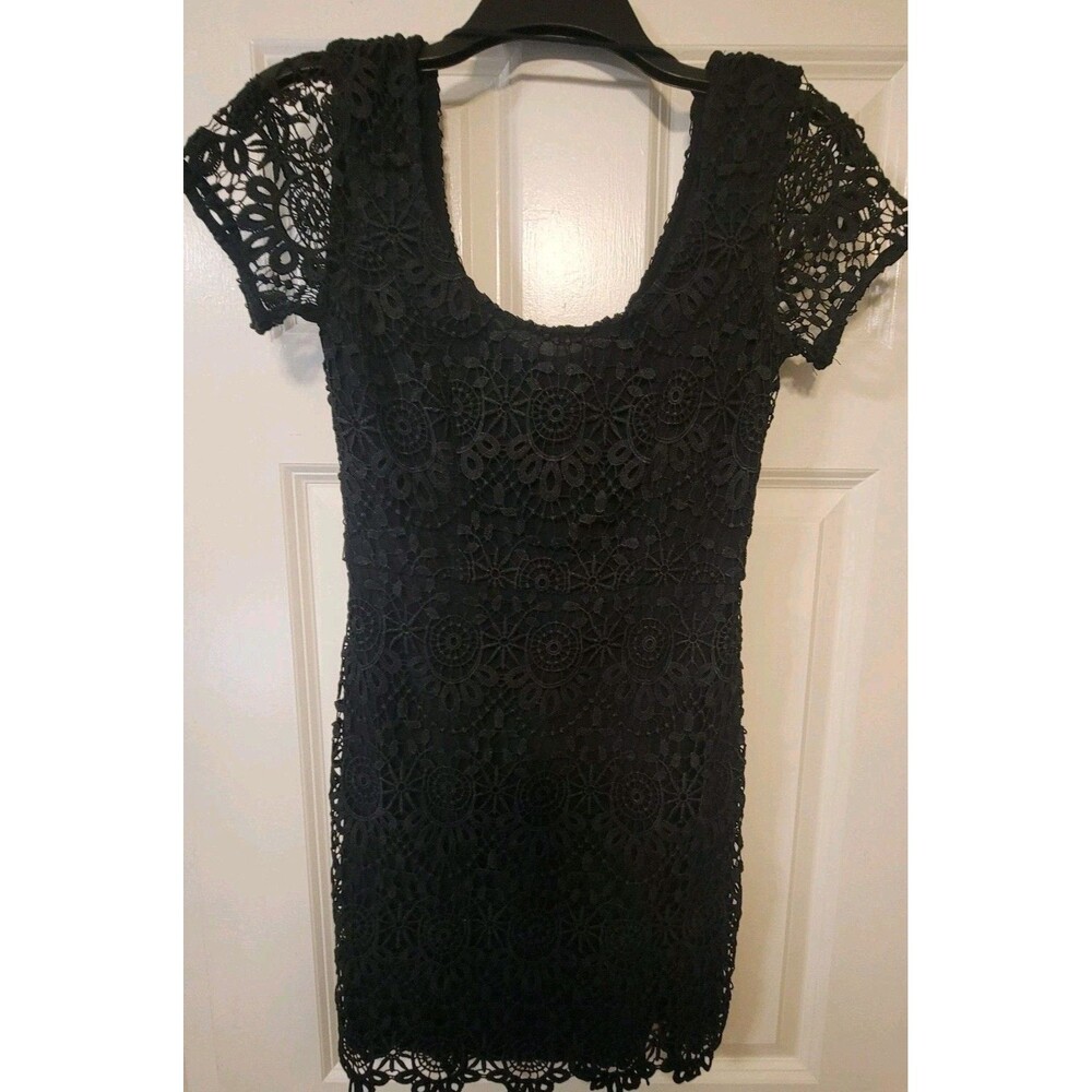 Hollister Dress Womens XS Black Short Sleeve Floral Lace Eyelet ALine Zippered